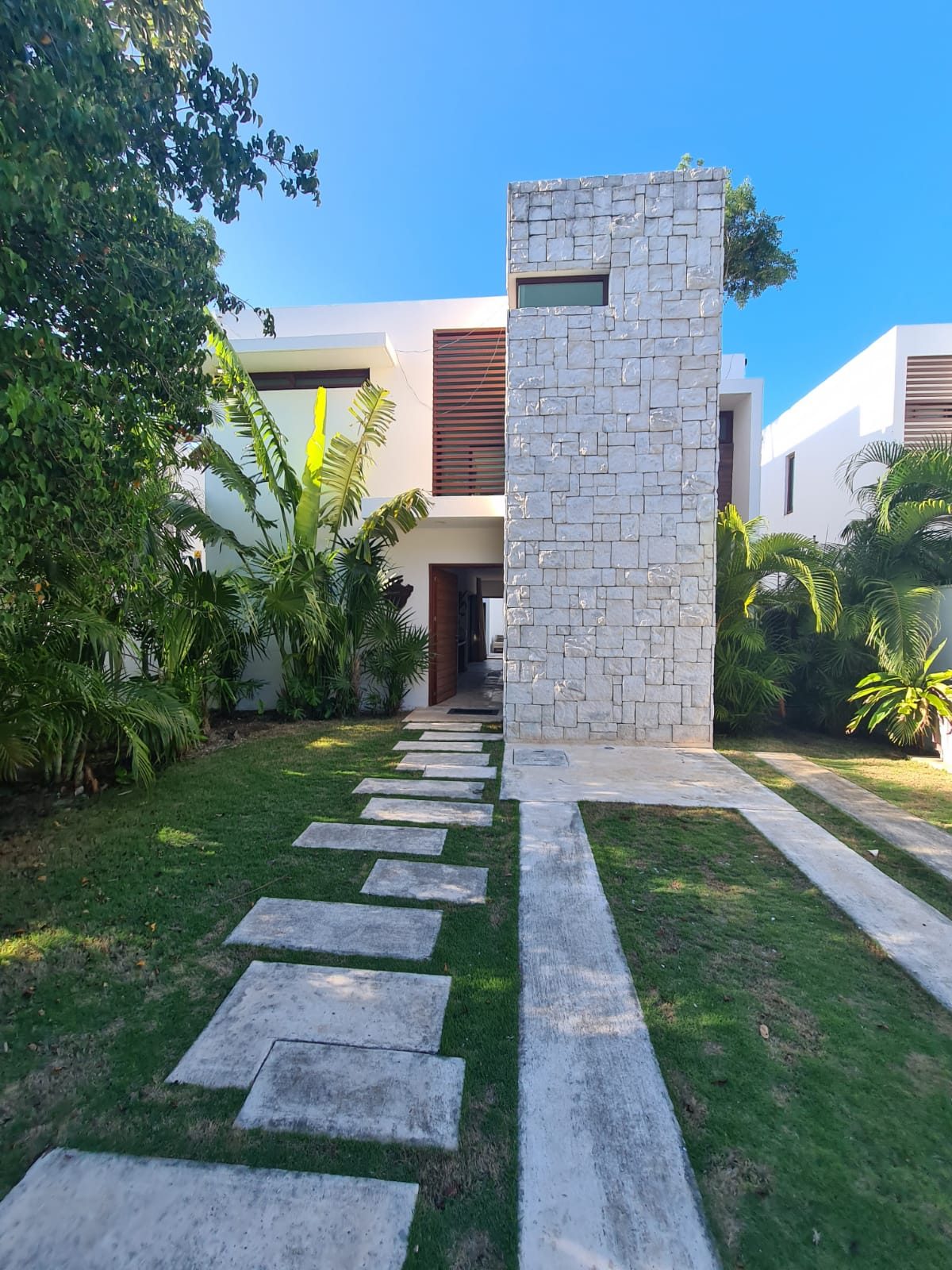 Vive el lujo caribeño en la Villa 4 recamaras de tus sueños en Aldea Zama, Tulum