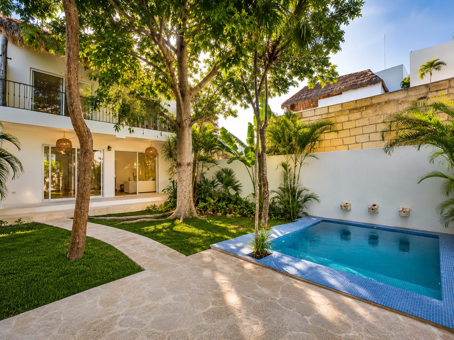 Villa en venta en La Veleta Tulum de 3 recámaras con alberca, rooftop y excelente ubicación